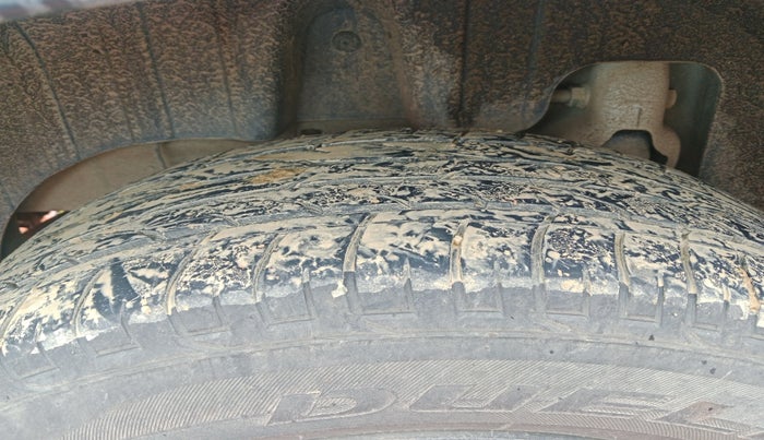2023 Mahindra XUV300 W4 1.2 PETROL, Petrol, Manual, 61,118 km, tyre