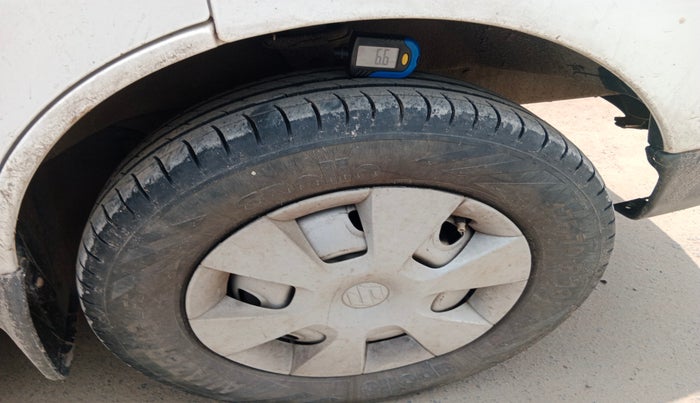 2016 Maruti Eeco 5 STR WITH A/C+HTR, Petrol, Manual, 84,371 km, tyre