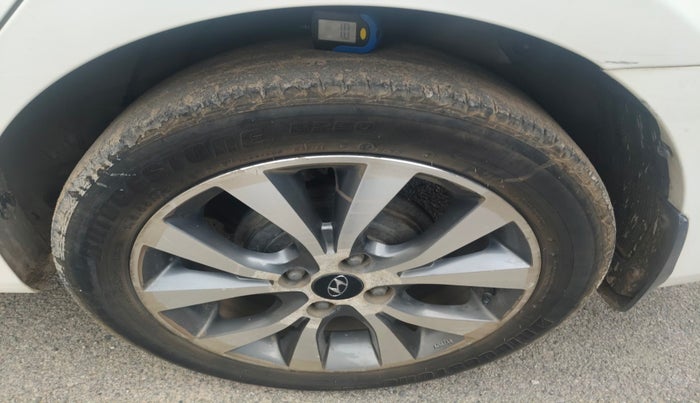 2015 Hyundai Verna FLUIDIC 4S 1.6 VTVT S(O), Petrol, Manual, 9,80,000 km, tyre