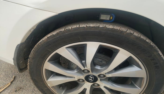 2015 Hyundai Verna FLUIDIC 4S 1.6 VTVT S(O), Petrol, Manual, 9,80,000 km, tyre