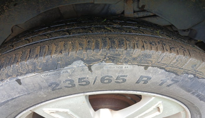 2012 Mahindra XUV500 W8, Diesel, Manual, 1,96,349 km, tyre