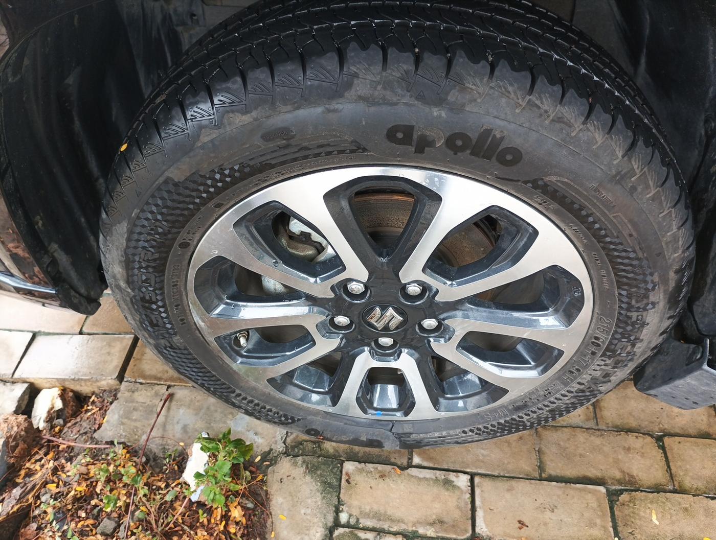 2023 Maruti Grand Vitara ALPHA SMART HYBRID AT, Petrol, Automatic, 77,000 km, tyre
