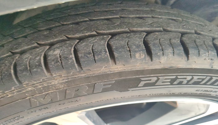 2020 Tata ALTROZ XZ PETROL, Petrol, Manual, 89,238 km, tyre