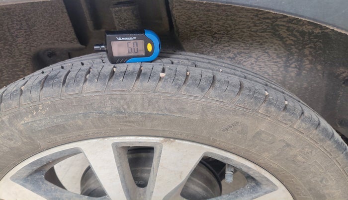 2022 Nissan Kicks XV 1.5, Petrol, Manual, 26,407 km, tyre