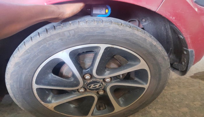 2018 Hyundai Grand i10 SPORTZ AT 1.2 KAPPA VTVT, Petrol, Automatic, 90,763 km, tyre
