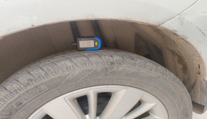 2014 Maruti Swift ZXI, Petrol, Manual, 85,560 km, tyre