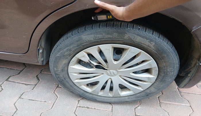 2015 Maruti Ertiga VXI CNG, Petrol, Manual, 93,816 km, tyre