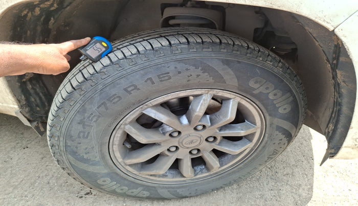 2017 Mahindra TUV300 T8 AMT, Diesel, Automatic, 80,927 km, tyre