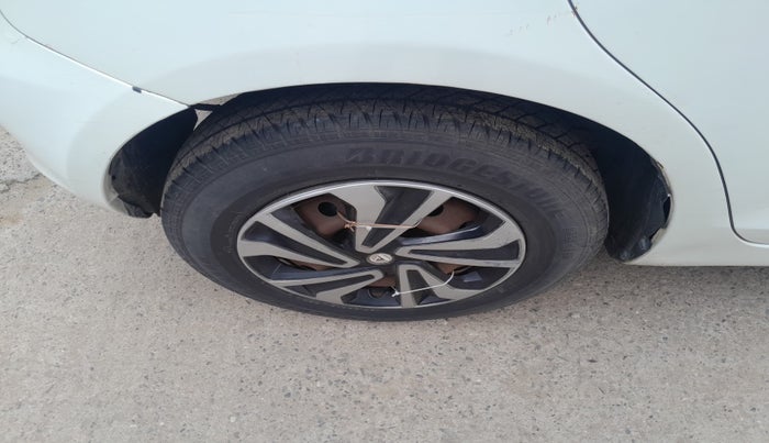 2016 Maruti Swift VXI, Petrol, Manual, 80,987 km, tyre