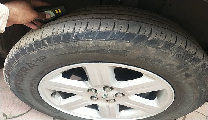 2012 Landrover Freelander 2 TD4 SE, Diesel, Automatic, 1,24,854 km, tyre
