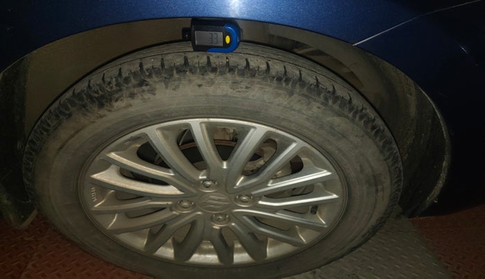 2017 Maruti Dzire ZXI, Petrol, Manual, 33,339 km, tyre