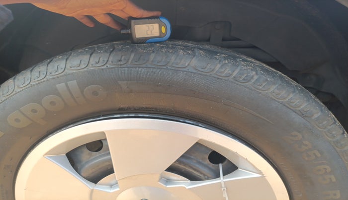 2018 Mahindra XUV500 W7, Diesel, Manual, 97,045 km, tyre