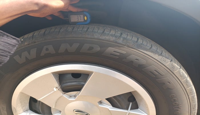 2018 Mahindra XUV500 W7, Diesel, Manual, 97,045 km, tyre