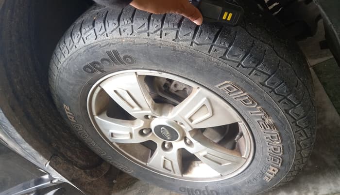 2014 Mahindra XUV500 W8, Diesel, Manual, 80,244 km, tyre