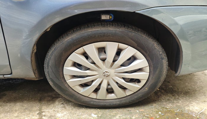 2013 Toyota Etios G, Petrol, Manual, 82,093 km, tyre