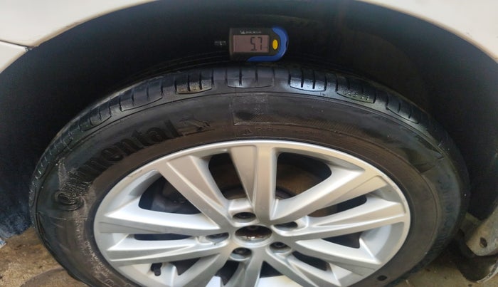 2013 Volkswagen Polo HIGHLINE DIESEL, Diesel, Manual, 1,10,059 km, tyre
