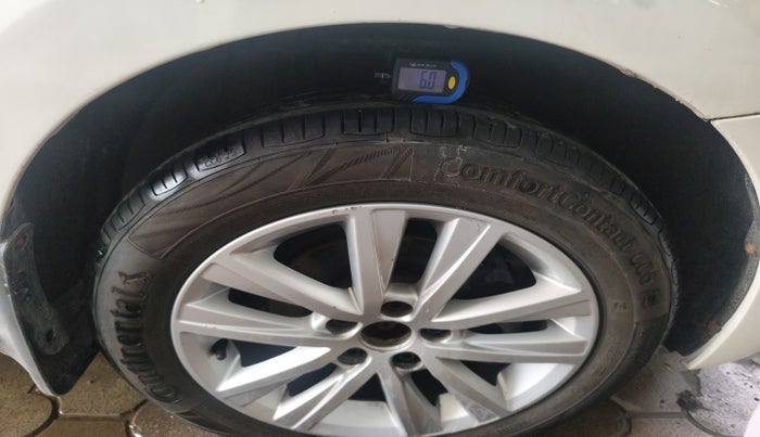 2013 Volkswagen Polo HIGHLINE DIESEL, Diesel, Manual, 1,10,059 km, tyre