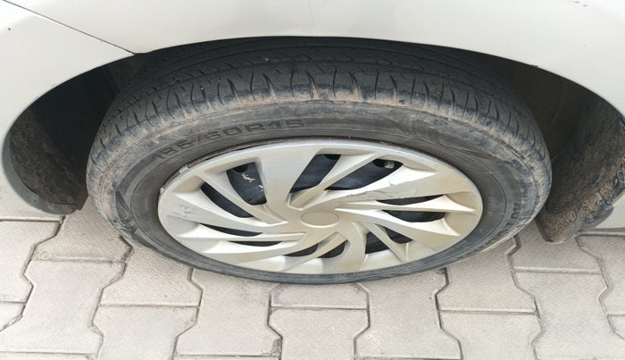 2019 Maruti Swift LXI, Petrol, Manual, 1,04,018 km, tyre