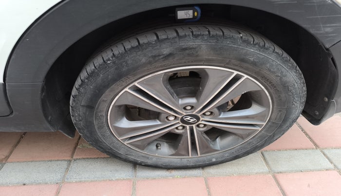 2016 Hyundai Creta SX PLUS 1.6 DIESEL, Diesel, Manual, 1,18,648 km, tyre