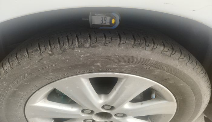 2010 Toyota Corolla Altis VL AT PETROL, Petrol, Automatic, 1,07,690 km, tyre