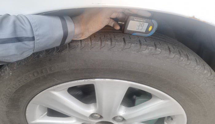 2010 Toyota Corolla Altis VL AT PETROL, Petrol, Automatic, 1,07,690 km, tyre