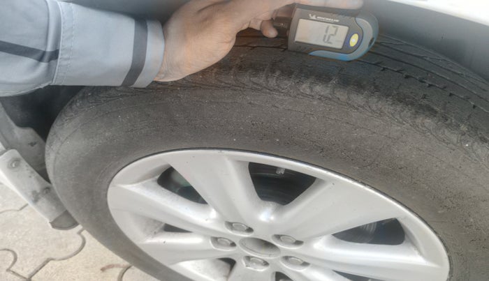 2010 Toyota Corolla Altis VL AT PETROL, Petrol, Automatic, 1,07,690 km, tyre