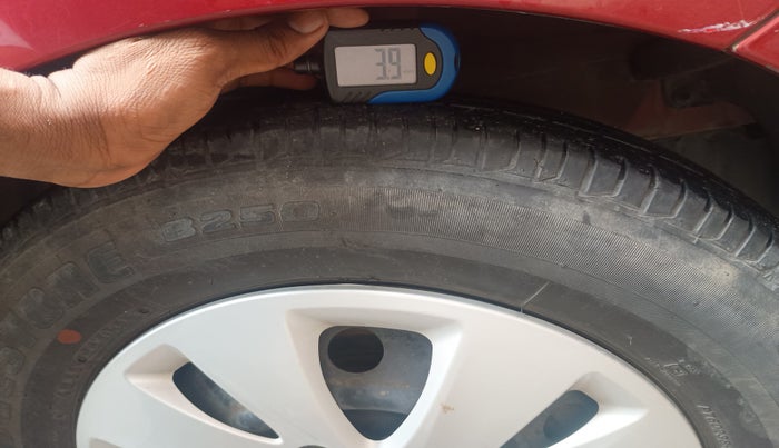 2013 Hyundai i10 MAGNA 1.1, Petrol, Manual, 30,821 km, tyre
