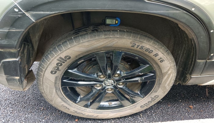 2018 Maruti Vitara Brezza ZDI PLUS AMT, Diesel, Automatic, 1,83,345 km, tyre