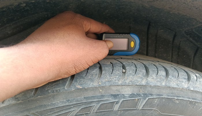 2021 Mahindra XUV300 W8 (O) 1.2 PETROL, Petrol, Manual, 22,761 km, tyre
