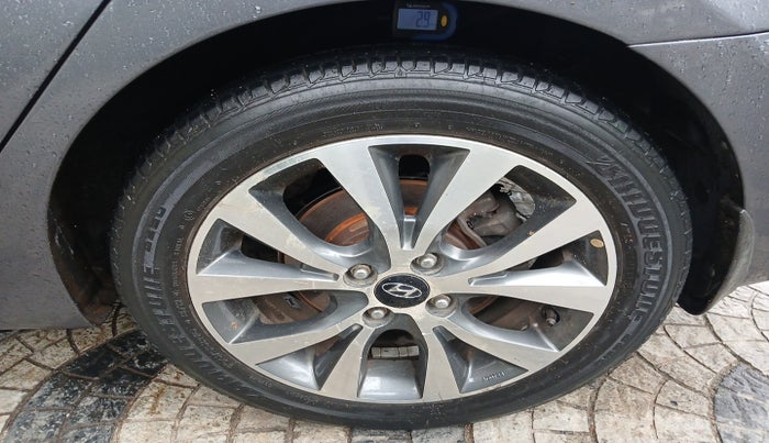 2013 Hyundai Verna FLUIDIC 1.6 VTVT SX, Petrol, Manual, 40,393 km, tyre