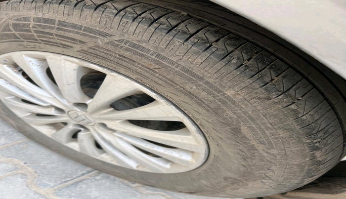 2014 Maruti Ciaz ZDI, Diesel, Manual, 93,055 km, tyre