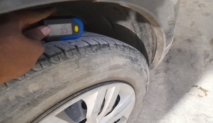 2022 Maruti Dzire VXI AMT, Petrol, Automatic, 44,068 km, tyre