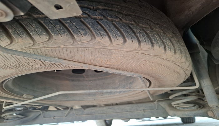 2014 Nissan Terrano XL (D), Diesel, Manual, 1,24,952 km, tyre
