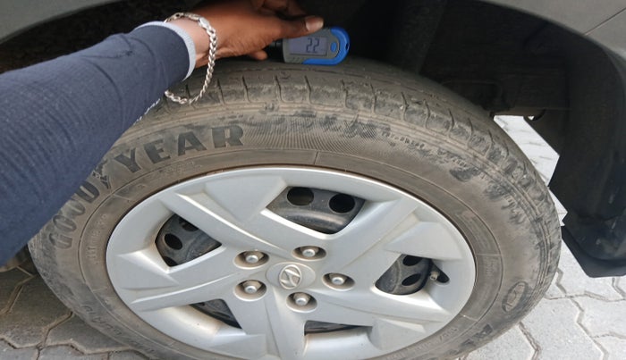 2020 Hyundai VENUE S 1.2, Petrol, Manual, 43,184 km, tyre