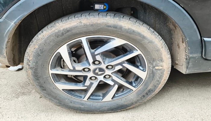 2023 Mahindra XUV300 W8 (O) 1.2 PETROL, Petrol, Manual, 31,234 km, tyre