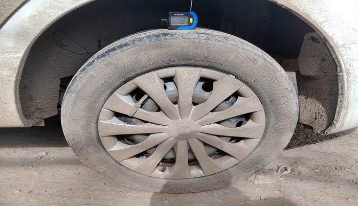 2011 Toyota Etios G, Petrol, Manual, 89,868 km, tyre