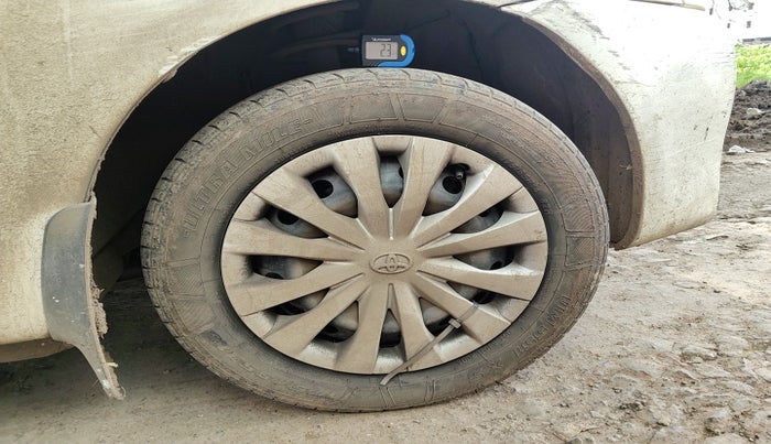2011 Toyota Etios G, Petrol, Manual, 89,868 km, tyre