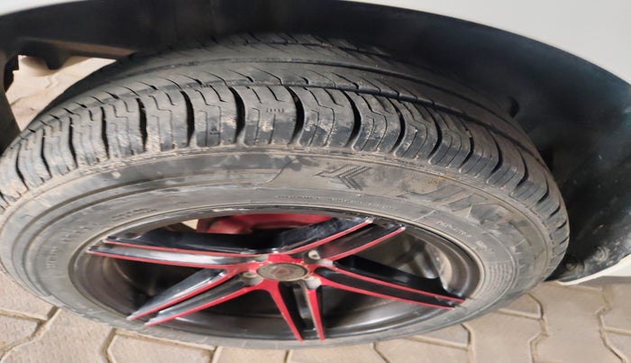 2019 Maruti Swift LXI, Petrol, Manual, 97,683 km, tyre