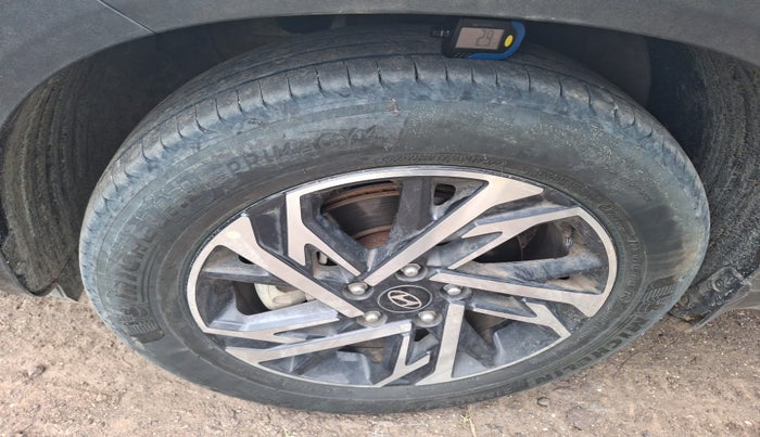 2024 Hyundai Creta E 1.5 PETROL, Petrol, Manual, 20,209 km, tyre