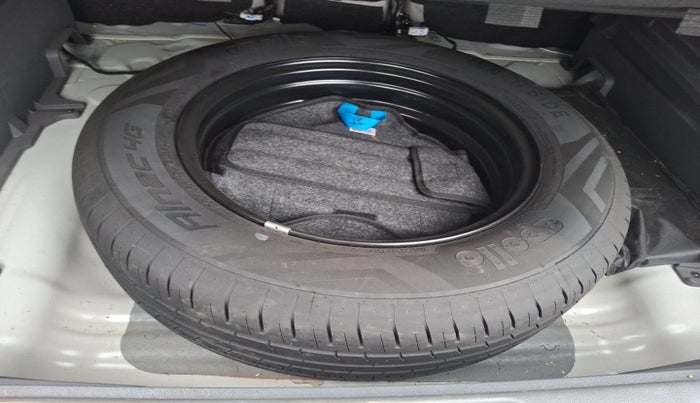 2024 Hyundai Creta E 1.5 PETROL, Petrol, Manual, 20,209 km, tyre