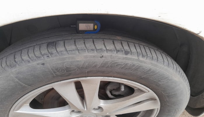 2010 Hyundai Santa Fe 2 WD, Diesel, Manual, 1,40,000 km, tyre