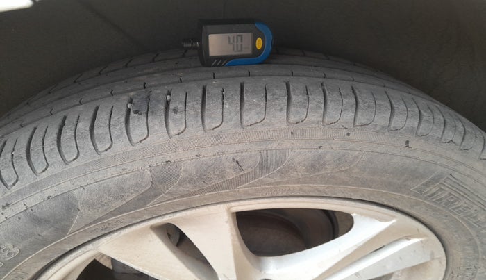 2010 Hyundai Santa Fe 2 WD, Diesel, Manual, 1,40,000 km, tyre