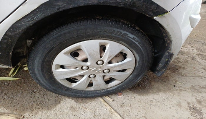 2013 Hyundai i10 MAGNA 1.1 LPG, Petrol, Manual, 61,504 km, tyre