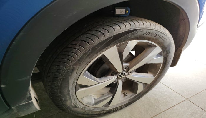 2023 Volkswagen TAIGUN TOPLINE 1.0 TSI AT, Petrol, Automatic, 21,546 km, tyre