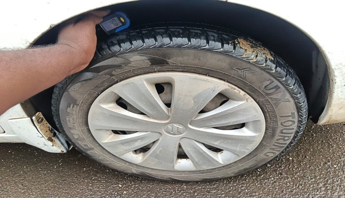 2016 Maruti Ertiga VXI, Petrol, Manual, 69,000 km, tyre