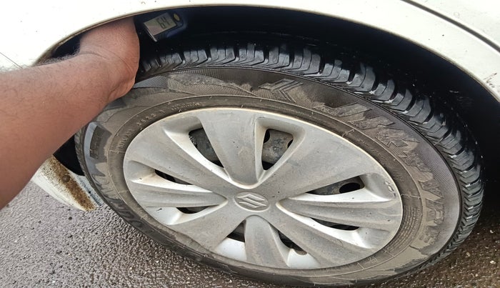 2016 Maruti Ertiga VXI, Petrol, Manual, 69,000 km, tyre