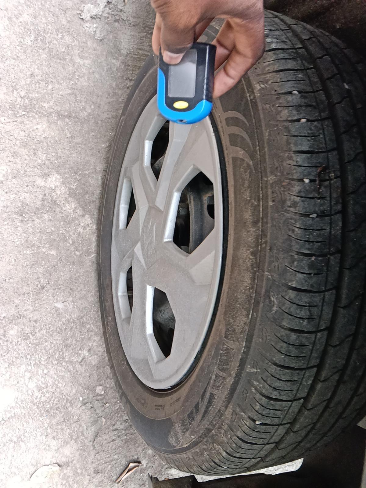 2024 Maruti BREZZA LXI, Petrol, Manual, 5,250 km, tyre