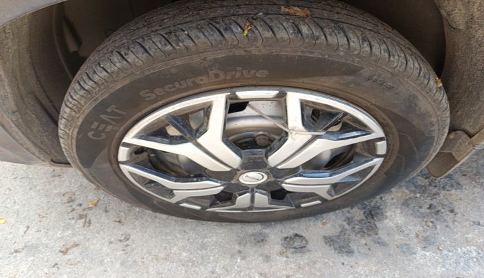 2024 Nissan MAGNITE  XE AMT EZ Shift, Petrol, Automatic, 11,028 km, tyre