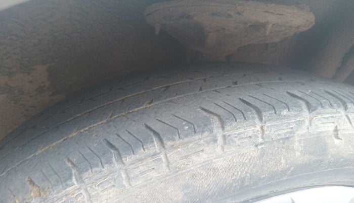 2011 Hyundai Accent EXECUTIVE, Petrol, Manual, 99,789 km, tyre