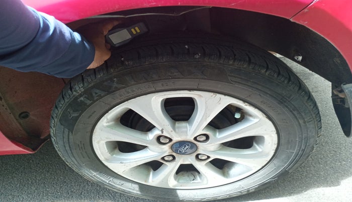 2012 Ford Figo TITANIUM 1.4 DIESEL, Diesel, Manual, 1,29,441 km, tyre